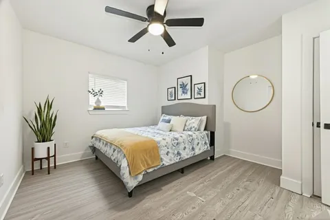 $189,990 | 978 St Clair Street, Houston, TX 77088