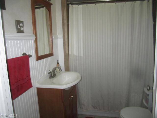 2948 Far View Road Jonesville, NC 28642 - Photo 8 of 14 Gallery Image 8