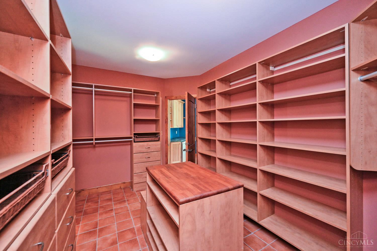 41 Locust Hill Road Cincinnati, OH 45245 - Photo 45 of 84 Gallery Image 45