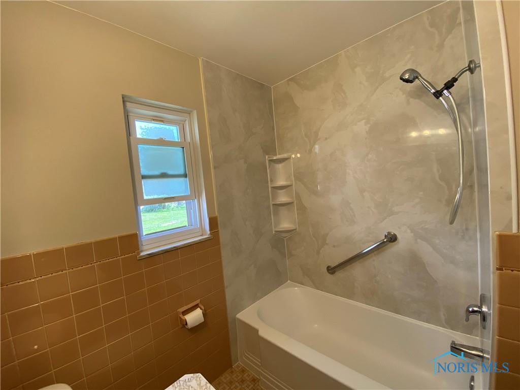4356 Packard Road Toledo, OH 43612 - Photo 7 of 14 Gallery Image 7