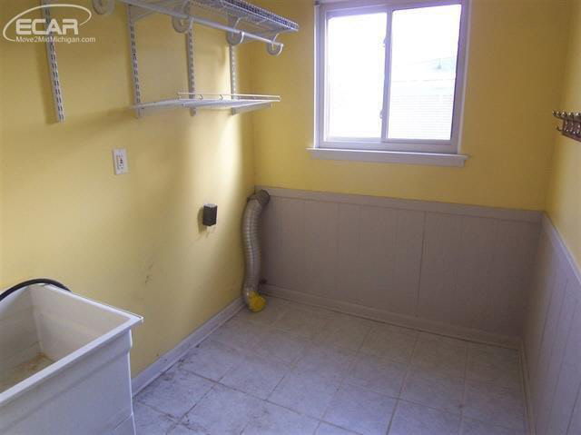 343 Holland Road Flushing, MI 48433 - Photo 20 of 25 21413529-19.JPG
