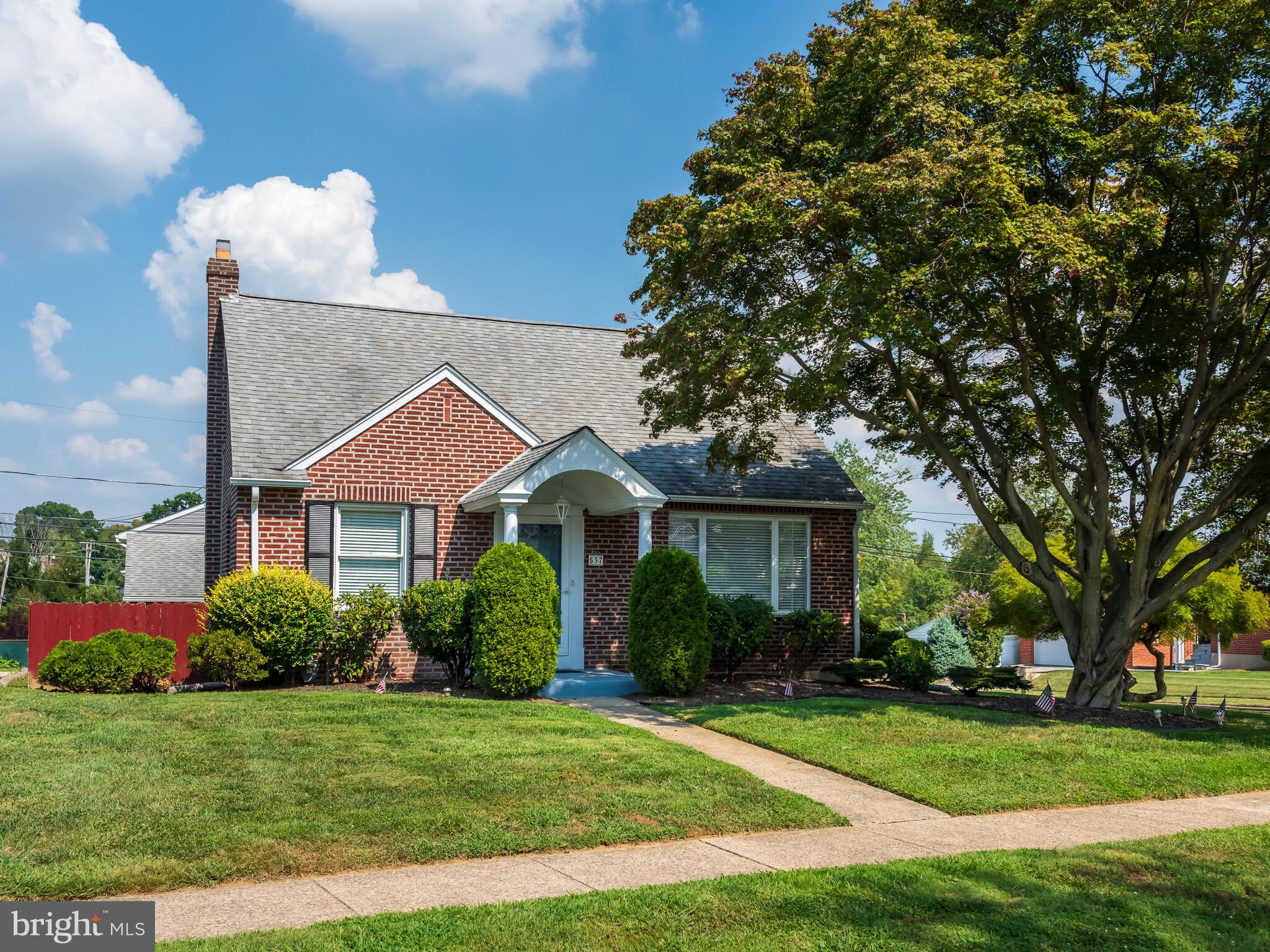 537 Lawrence Road Havertown, PA 19083 - Photo 1 of 45