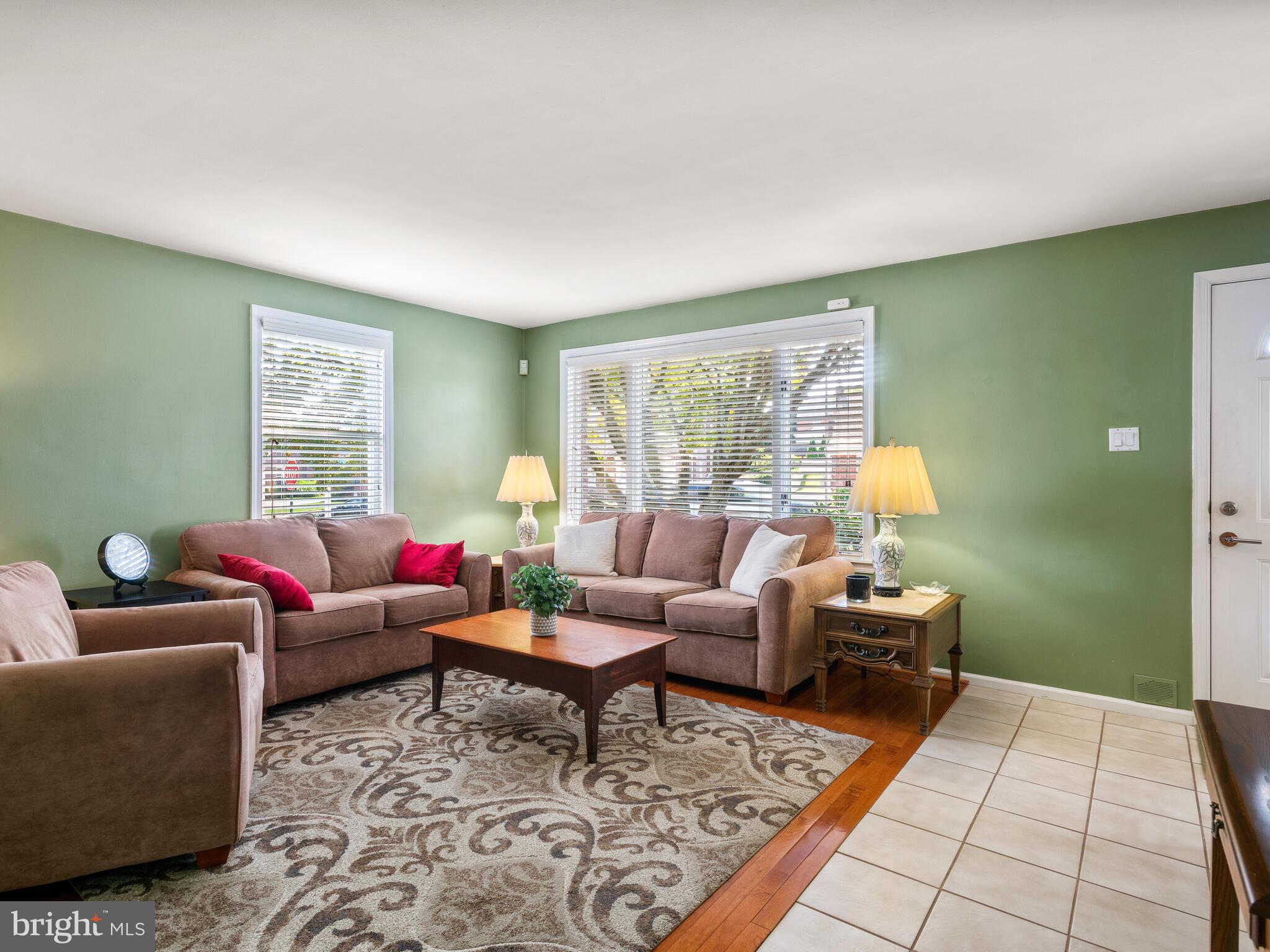 537 Lawrence Road Havertown, PA 19083 - Photo 4 of 45