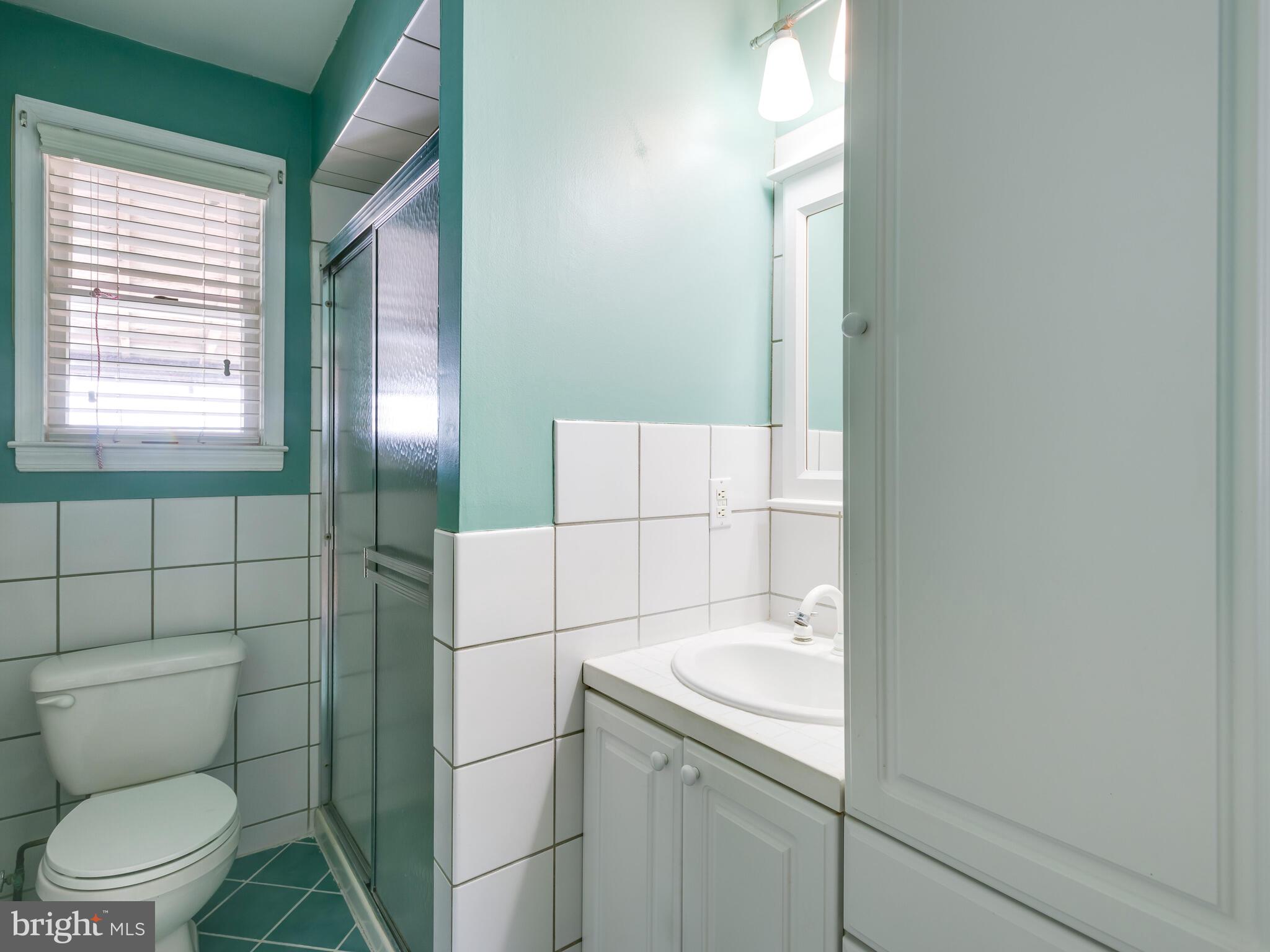 537 Lawrence Road Havertown, PA 19083 - Photo 9 of 45