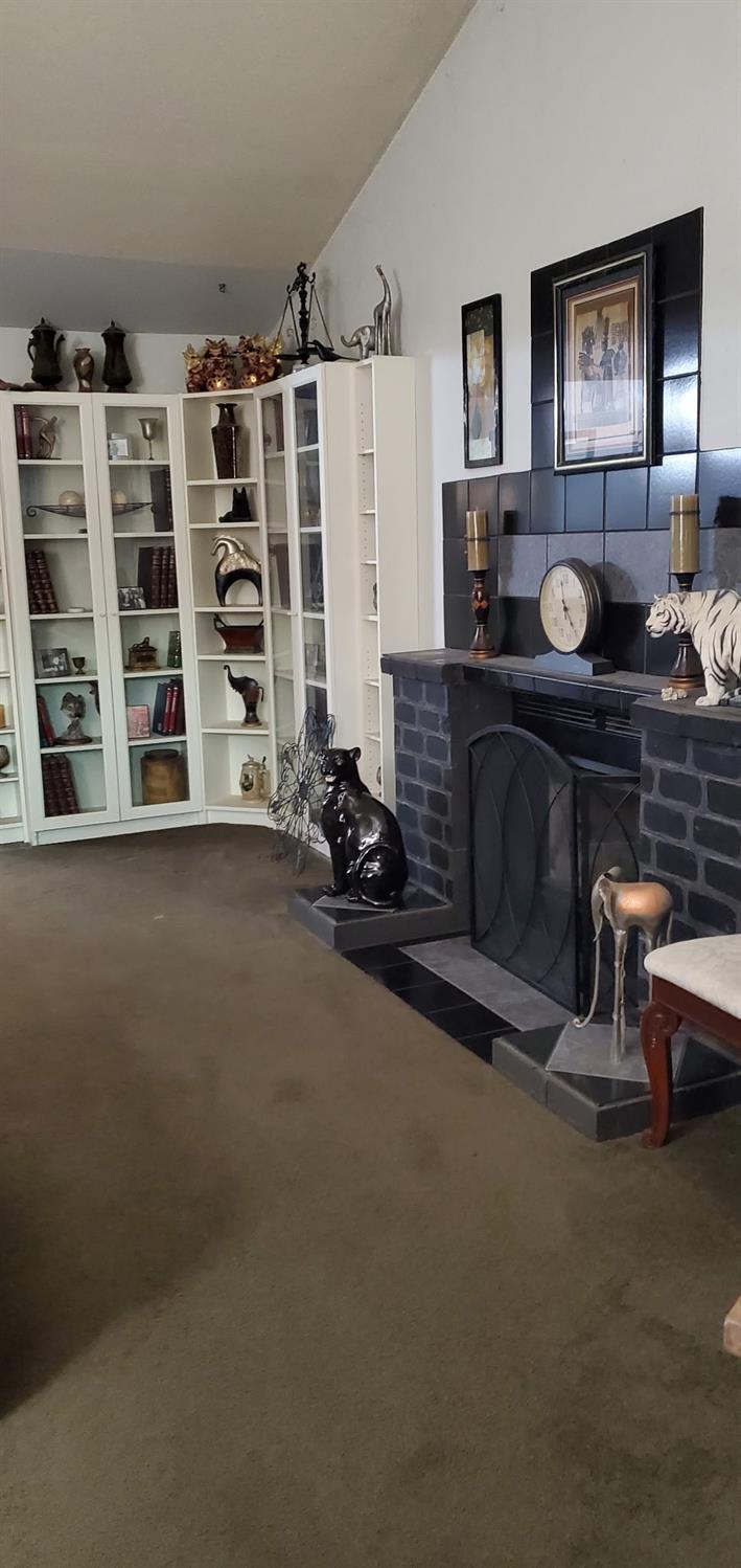 5151 Janell Way Carmichael, CA 95608 - Photo 15 of 15 a view of a room with gym equipment