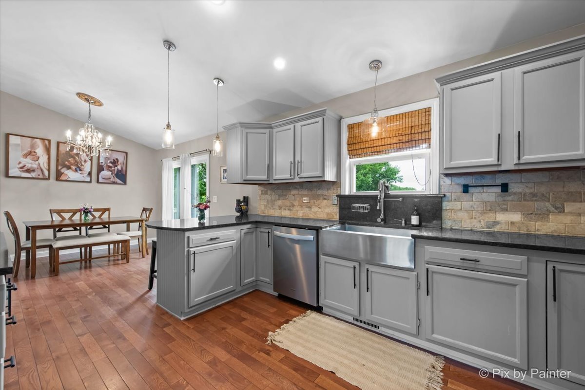 38796 North Kenmore Road Antioch, IL 60002 - Photo 8 of 34