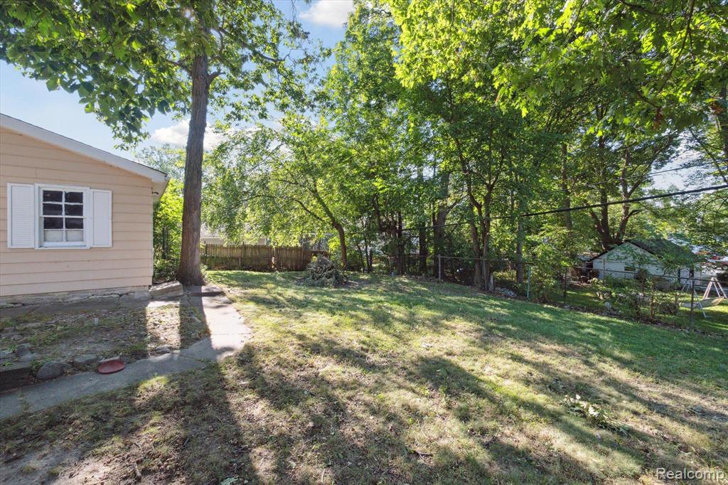 3899 Mapleleaf Road Waterford, MI 48328 - Photo 47 of 51