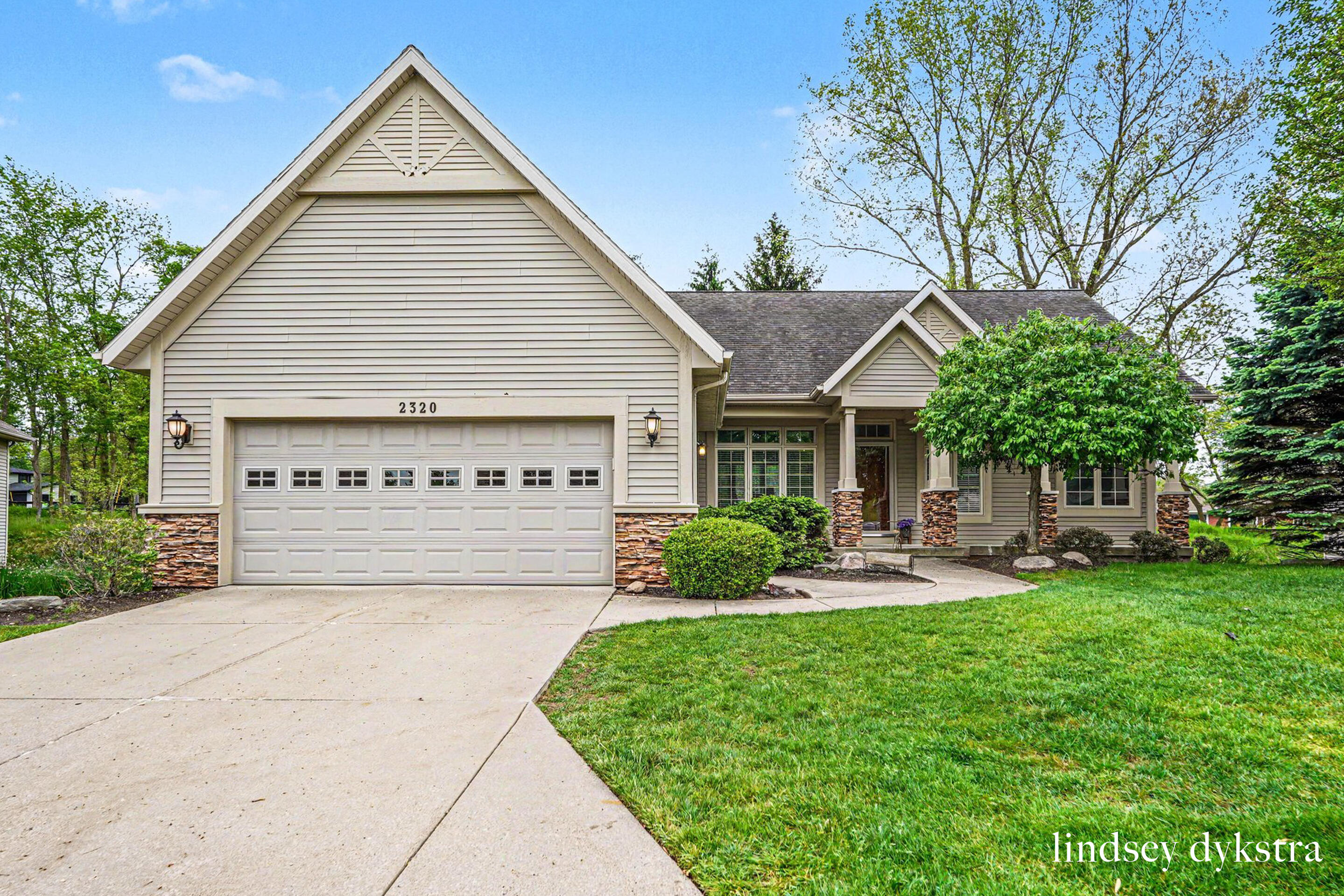 2320 Red Oak Court Northwest Grand Rapids, MI 49504 - Photo 1 of 25 2320 Red Oak Court-5439