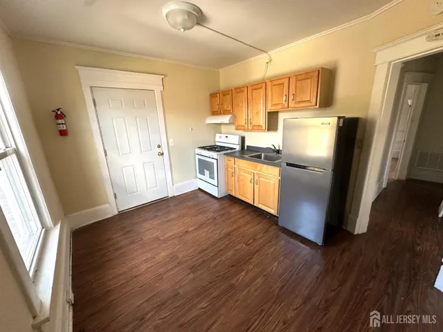 $1,700 | 151 North Broadway, Unit 2, South Amboy, NJ 08879