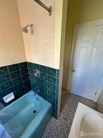 $1,700 | 151 North Broadway, Unit 2, South Amboy, NJ 08879