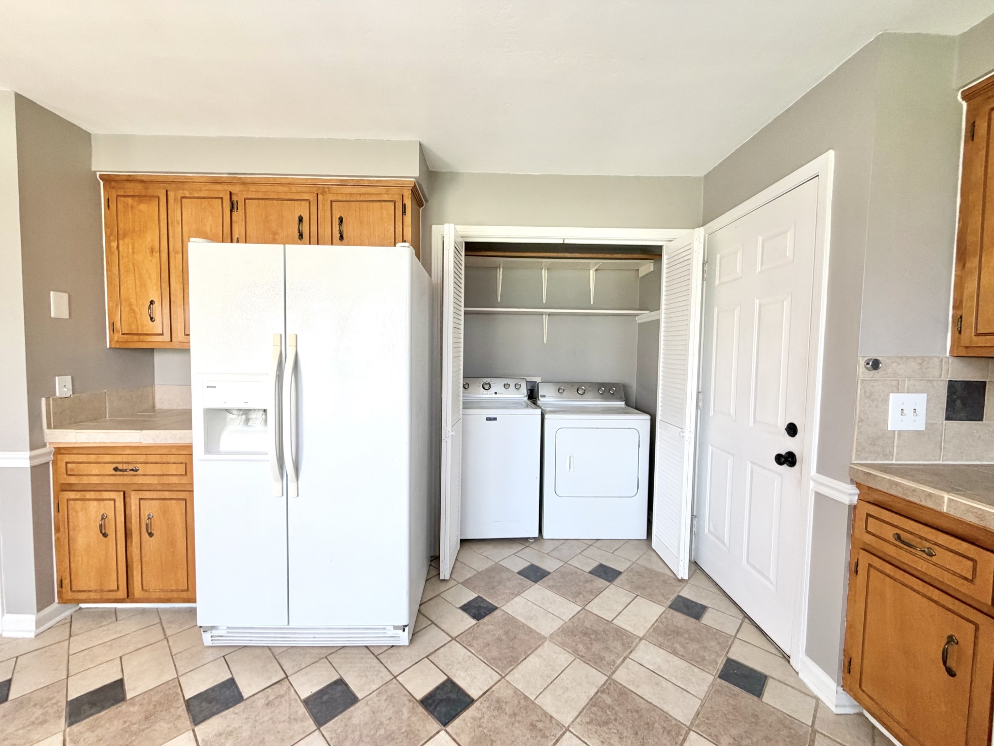 3411 Polly Drive Clarksville, TN 37042 - Photo 11 of 28 a bathroom with a shower and a sink