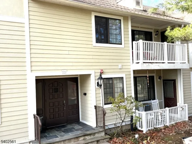 $2,550 | 23 Foxwood Drive, Unit E, Morris Plains, NJ 07950