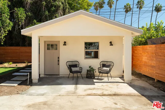 $1,199,000 | 4606 10th Avenue, Los Angeles, CA 90043