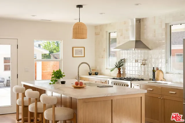 $1,199,000 | 4606 10th Avenue, Los Angeles, CA 90043