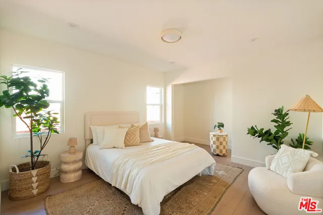 $1,199,000 | 4606 10th Avenue, Los Angeles, CA 90043