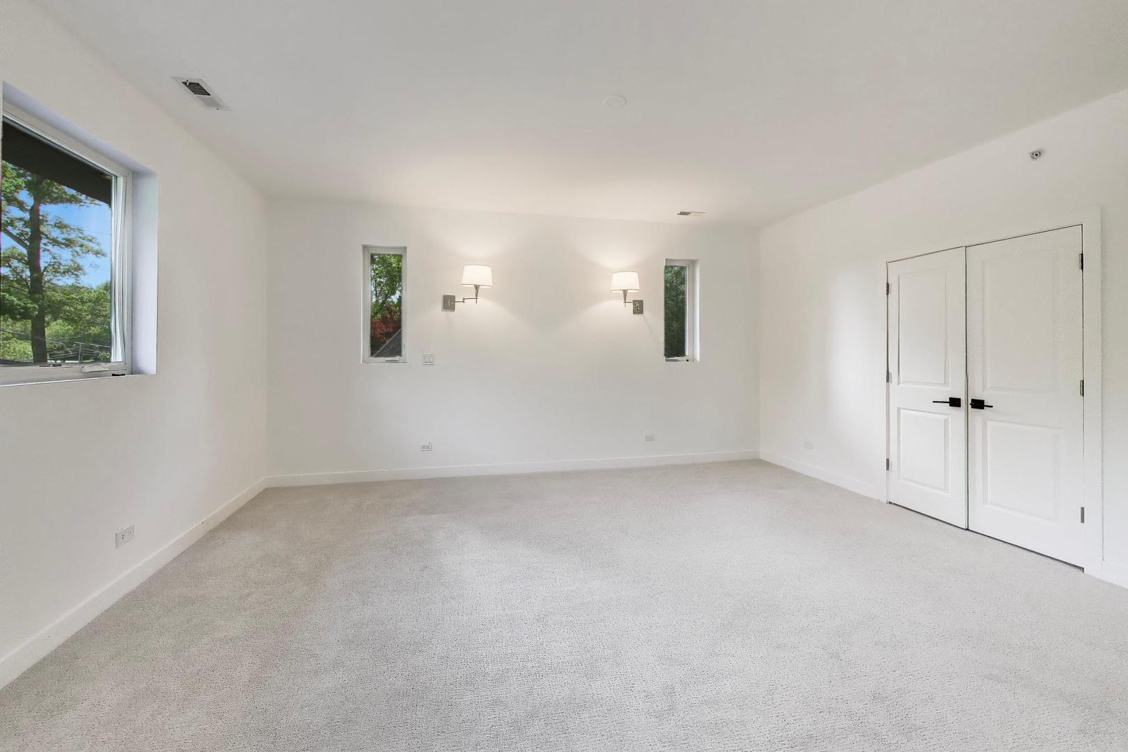 10 Picton Road Roselle, IL 60172 - Photo 42 of 76 Gallery Image 42