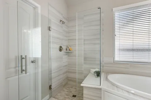 $375,000 | 2611 Ivy Wood Lane, Conroe, TX 77385