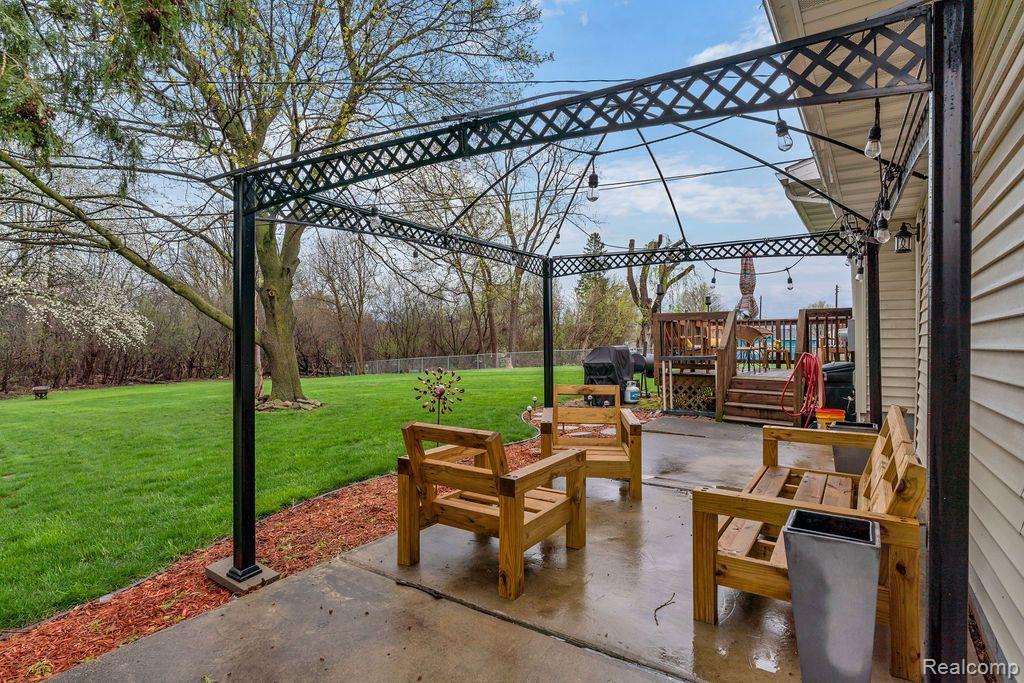 3547 Ridgecliffe Drive Flint, MI 48532 - Photo 32 of 36 Gallery Image 32