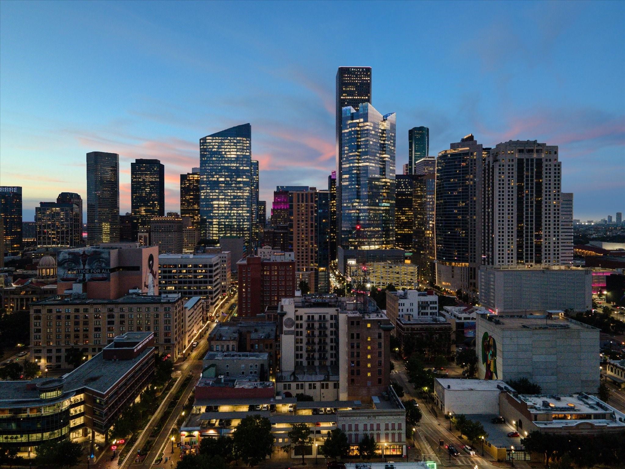 915 Franklin Street, Unit 2F Houston, TX 77002 - Photo 29 of 50 a city view with tall buildings