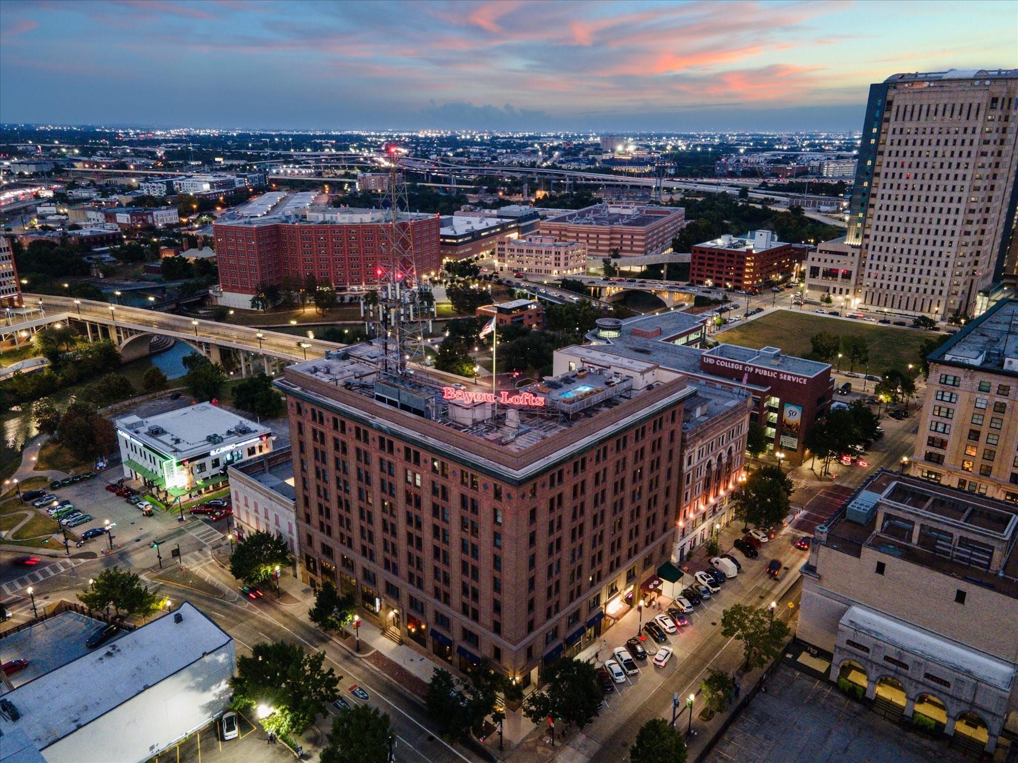 915 Franklin Street, Unit 2F Houston, TX 77002 - Photo 30 of 50 an aerial view of city