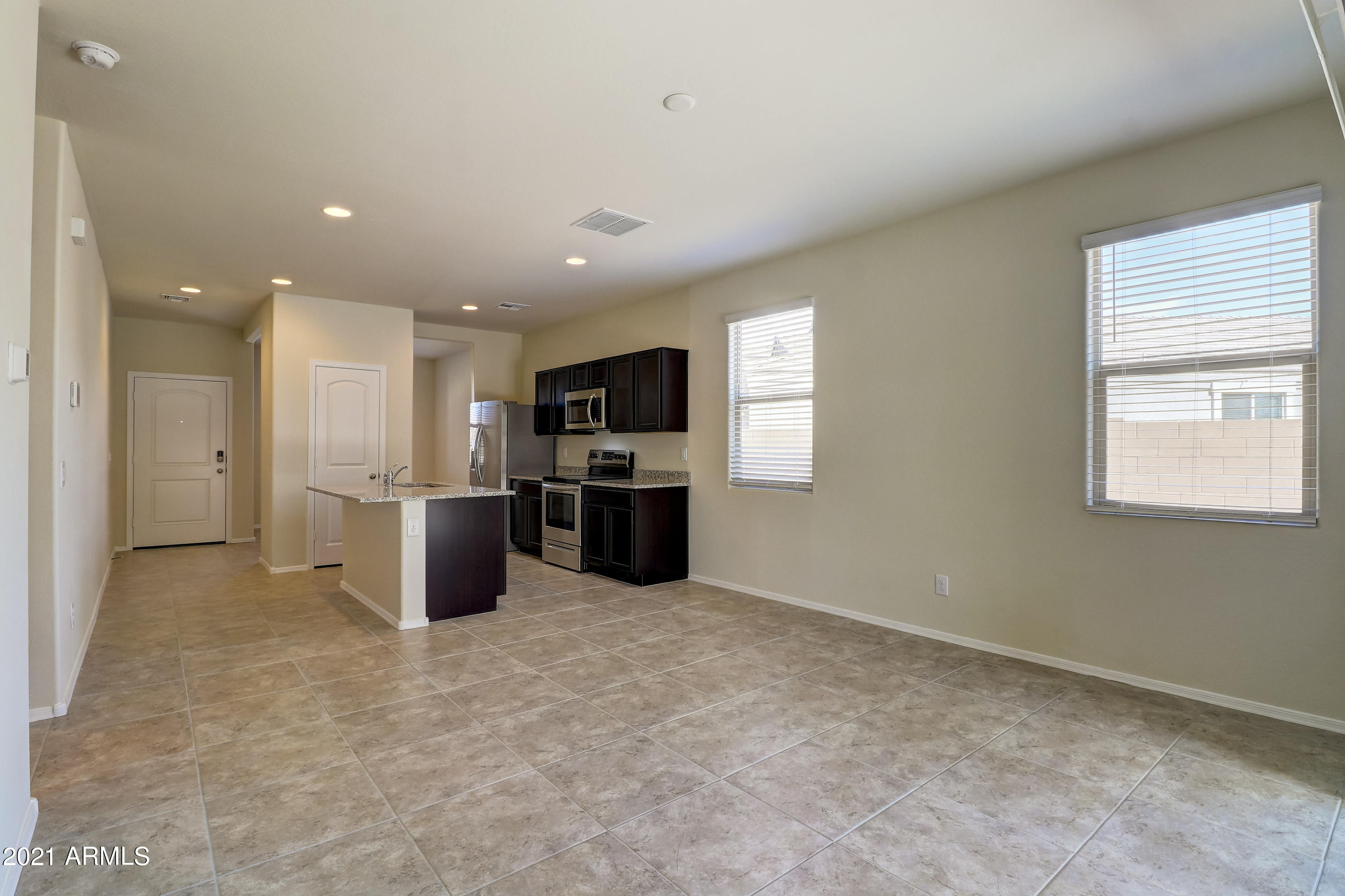 9358 Greenhouse Road Florence, AZ 85132 - Photo 4 of 26 gull great room pic 2