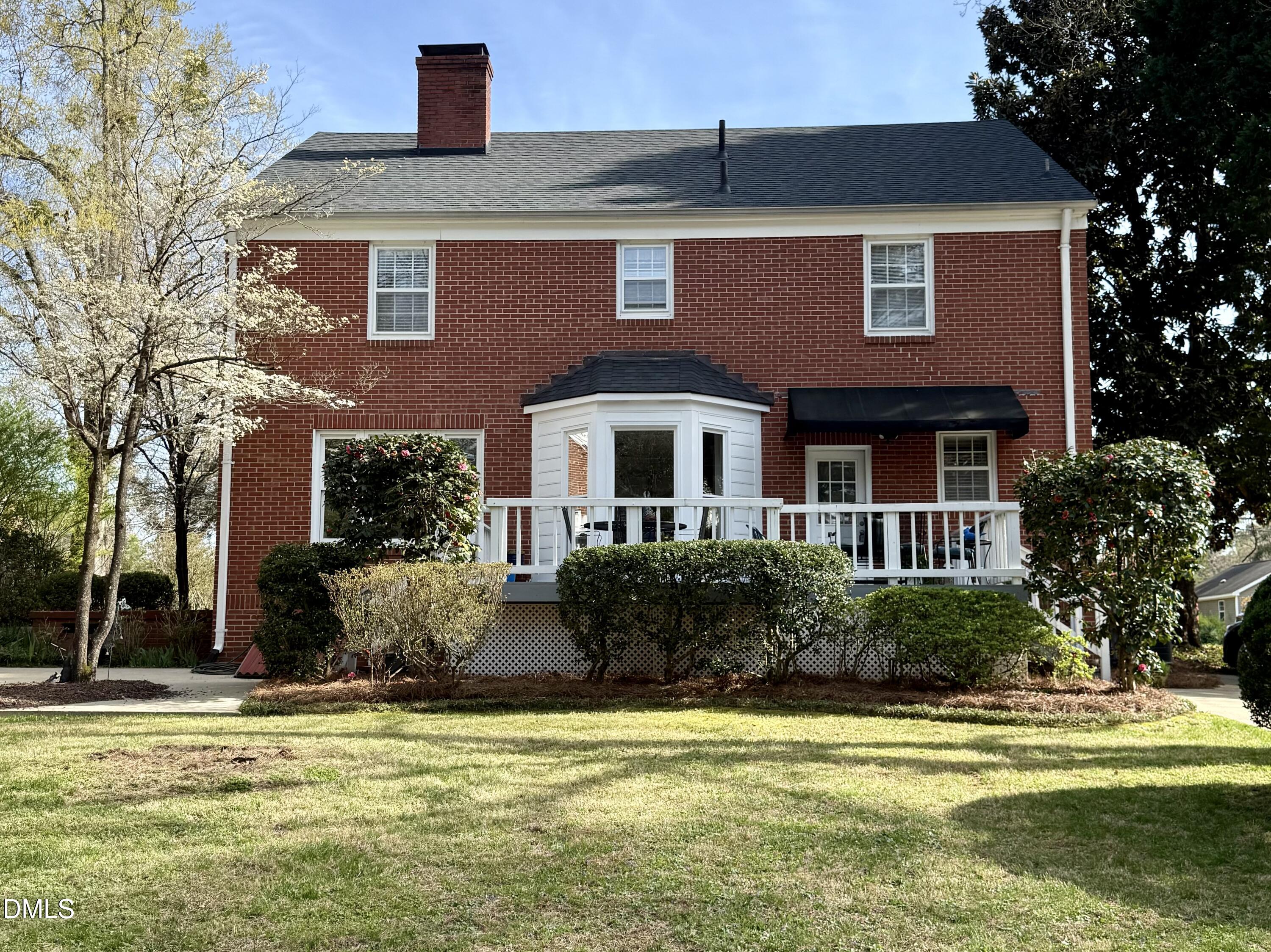 2064 Oxford Road Henderson, NC 27536 - Photo 2 of 70