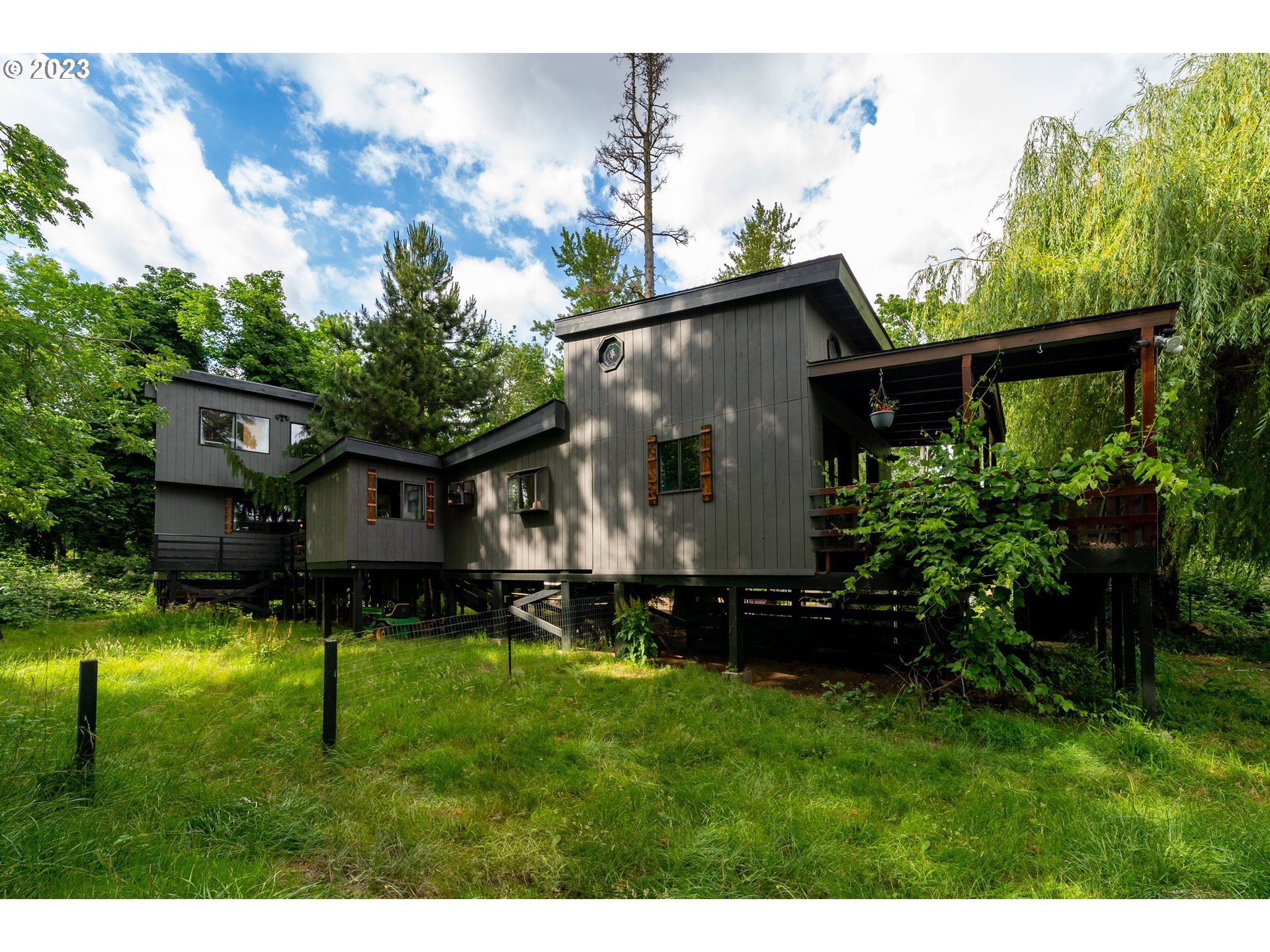 15602 Arndt Road Aurora, OR 97002 - Photo 2 of 41 Gallery Image 2