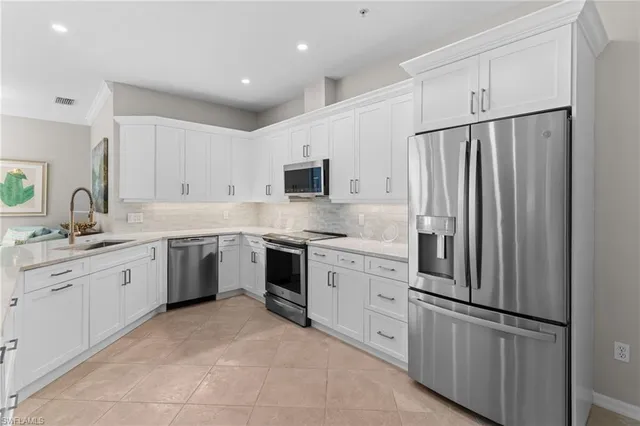 $995,000 | 1540 Clermont Drive, Unit 103, Naples, FL 34109