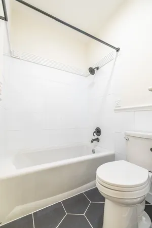 $1,325 | 10049 Westpark Drive, Unit 125, Houston, TX 77042