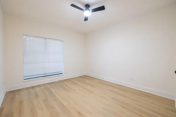 $1,325 | 10049 Westpark Drive, Unit 125, Houston, TX 77042