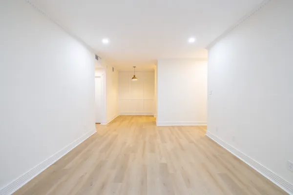 $1,325 | 10049 Westpark Drive, Unit 125, Houston, TX 77042