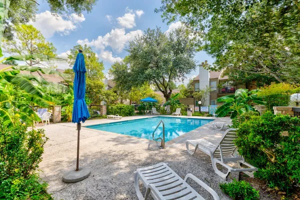 $1,325 | 10049 Westpark Drive, Unit 125, Houston, TX 77042