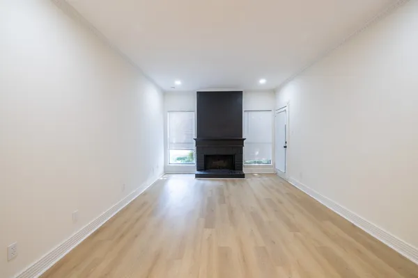 $1,325 | 10049 Westpark Drive, Unit 125, Houston, TX 77042