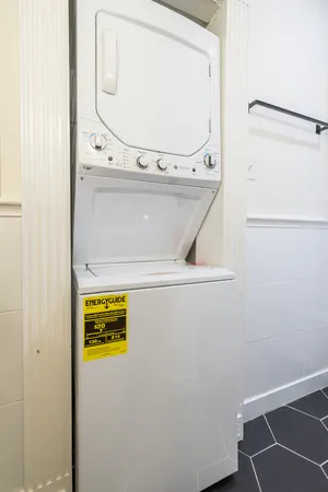 $1,325 | 10049 Westpark Drive, Unit 125, Houston, TX 77042