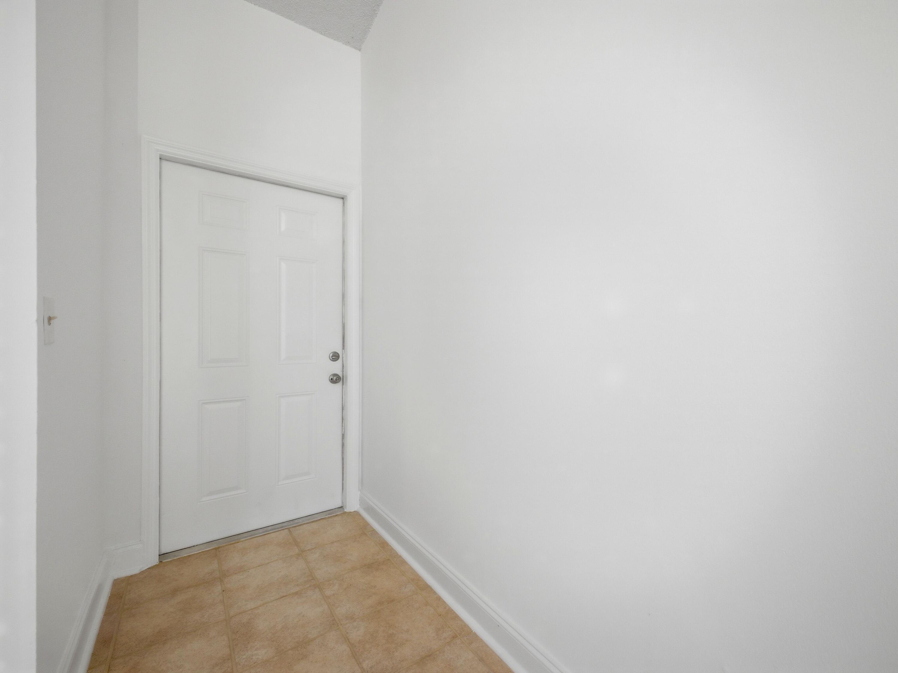 321 Norwood Terrace, Unit N221 Boca Raton, FL 33431 - Photo 6 of 36 Foyer