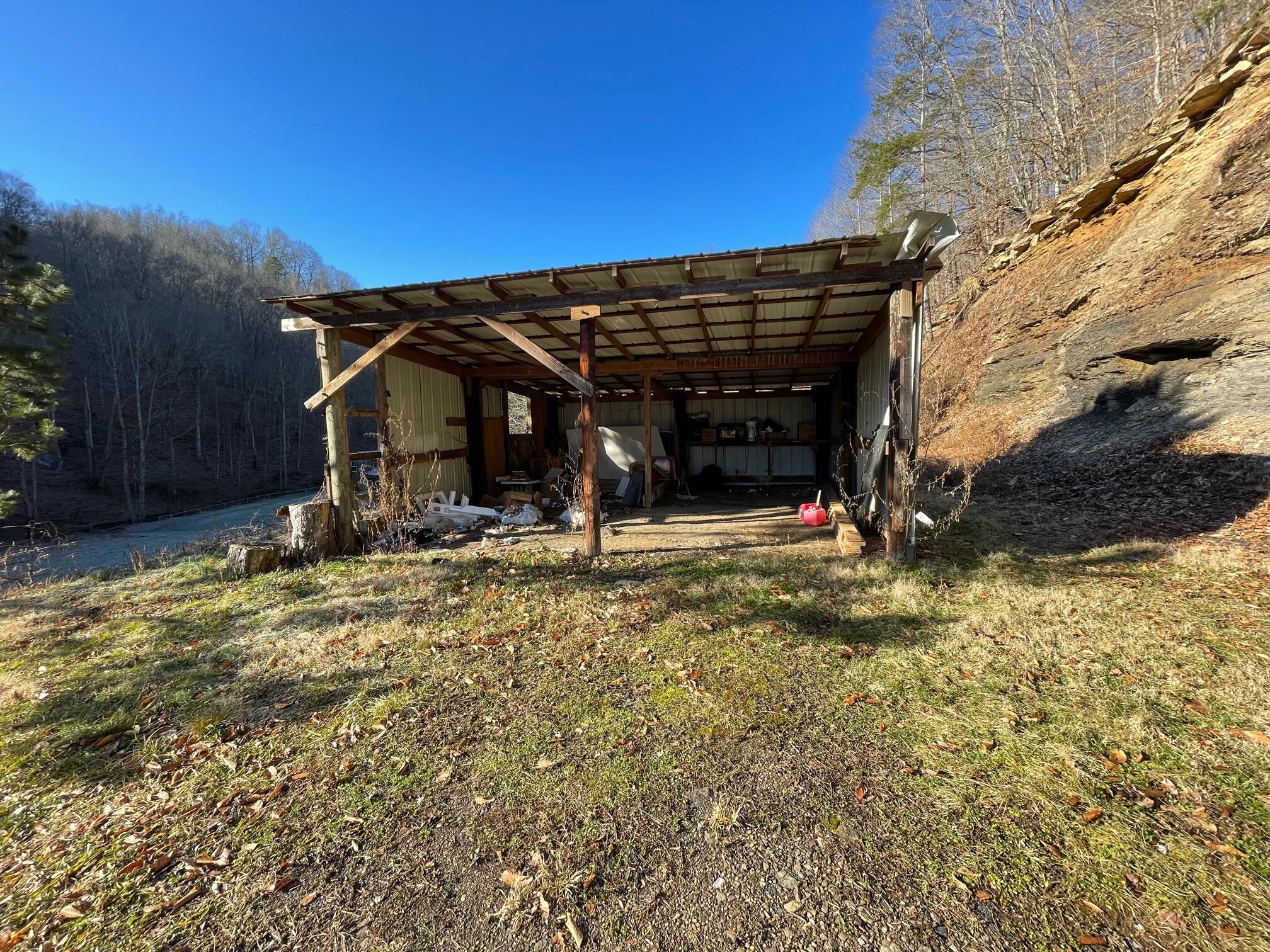 2050 Upper Teges Road Manchester, KY 40962 - Photo 9 of 15 9