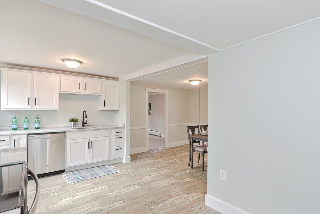 14 Chestnut Road Westford, MA 01886 - Photo 6 of 37 Gallery Image 6
