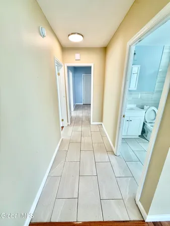 $1,500 | 1740 Van Vranken Avenue, Unit 2, Schenectady, NY 12308