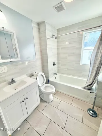 $1,500 | 1740 Van Vranken Avenue, Unit 2, Schenectady, NY 12308