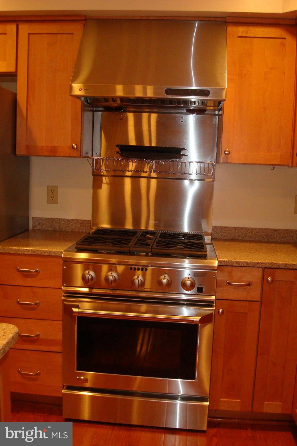 11836 Larry Road Fairfax, VA 22030 - Photo 3 of 24 Kitchen