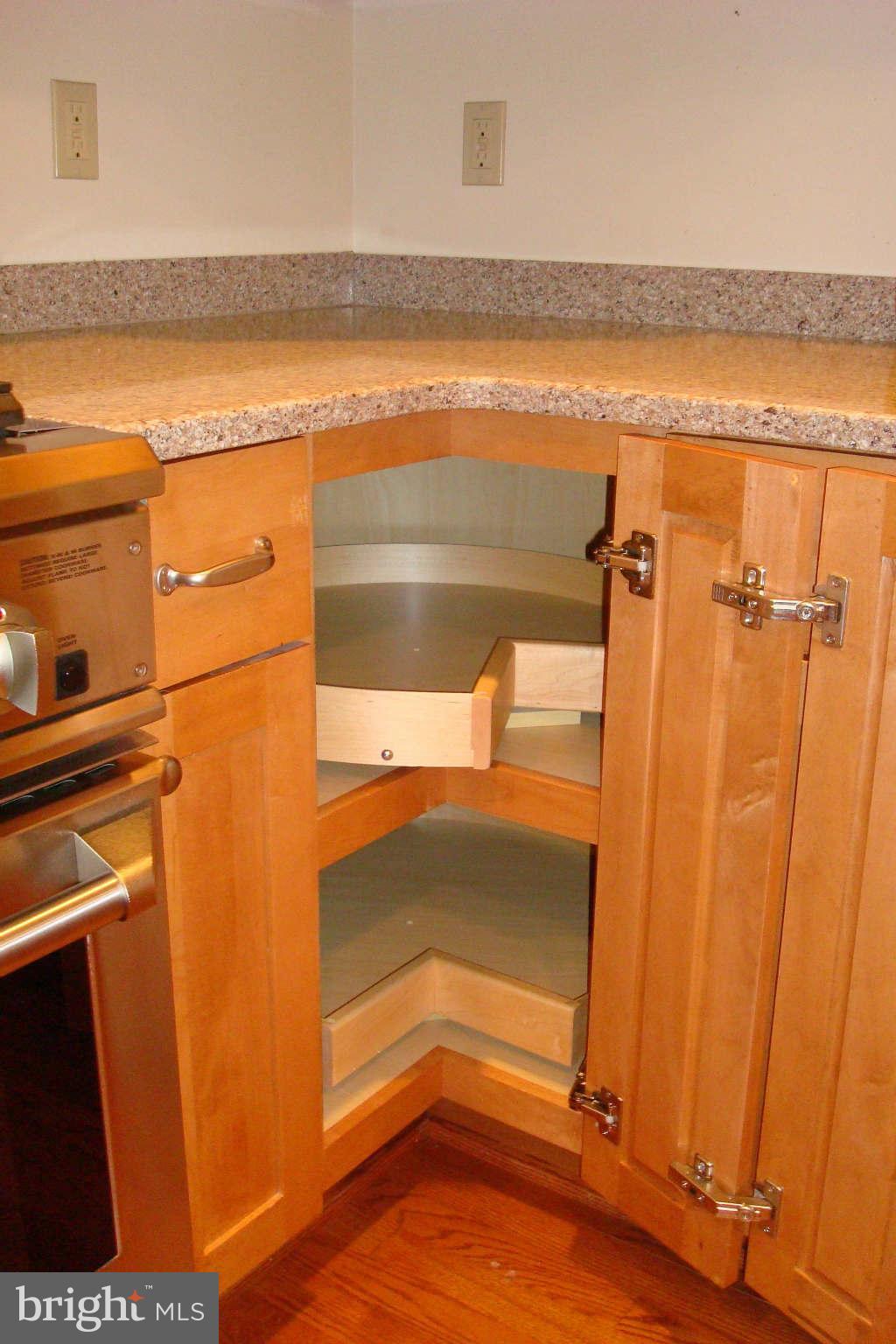 11836 Larry Road Fairfax, VA 22030 - Photo 7 of 24 Kitchen