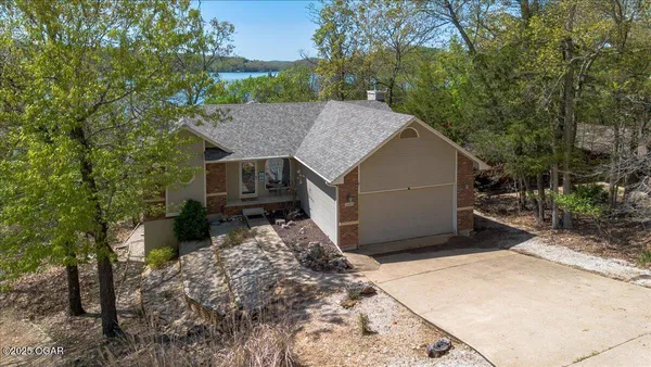 $718,000 | 21425 Black Oak Drive, Garfield, AR 72732