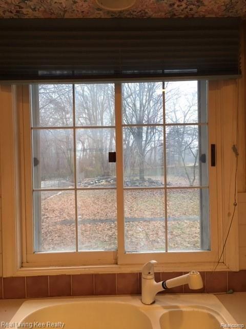 3390 Lake George Road Oakland, MI 48363 - Photo 6 of 25 IMG_2264.JPG