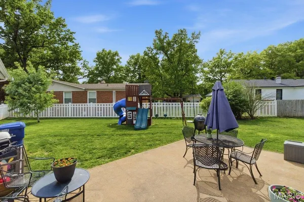 $425,000 | 1255 Jade Wind Circle, Ballwin, MO 63011