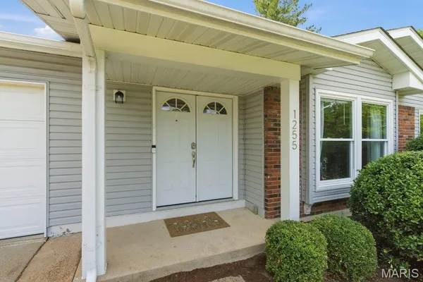 $425,000 | 1255 Jade Wind Circle, Ballwin, MO 63011