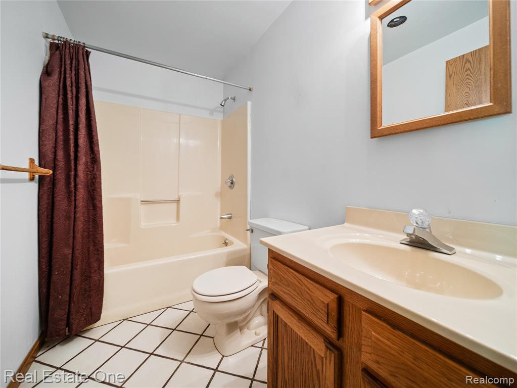 3225 West Marr Road Howell, MI 48855 - Photo 21 of 29