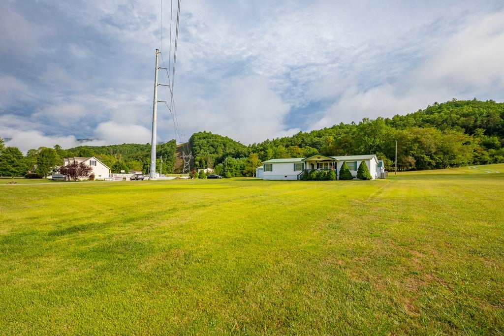 11439 Grapefield Road Bastian, VA 24314 - Photo 5 of 63 Gallery Image 5