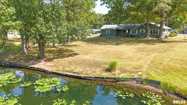 $199,500 | 106 Lakeview Drive, Carlinville, IL 62626