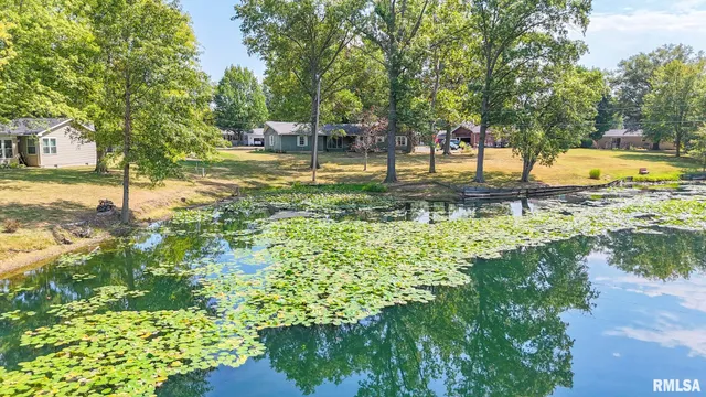 $199,500 | 106 Lakeview Drive, Carlinville, IL 62626