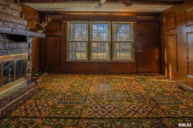 $189,500 | 106 Lakeview Drive, Carlinville, IL 62626